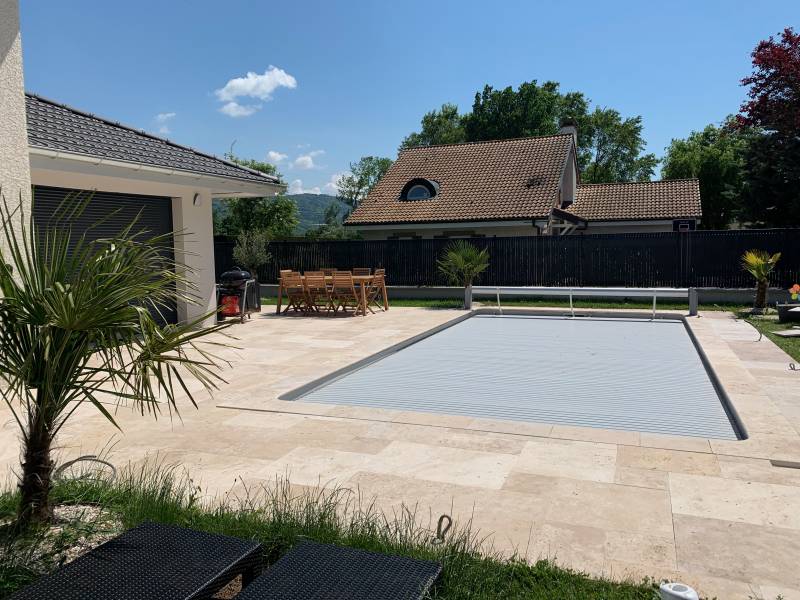 Carrelage en pierre naturelle Travertin pour votre terrasse à Annecy 74 Haute Savoie