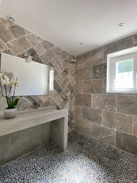 Où acheter de la pierre naturelle pour votre salle de bain près de Chamonix Haute Savoie 74