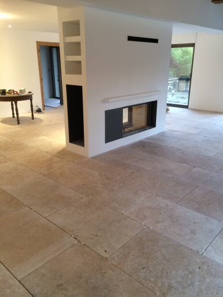 Carrelage en pierre naturelle Travertin pour votre intérieur  sur Zurich Suisse