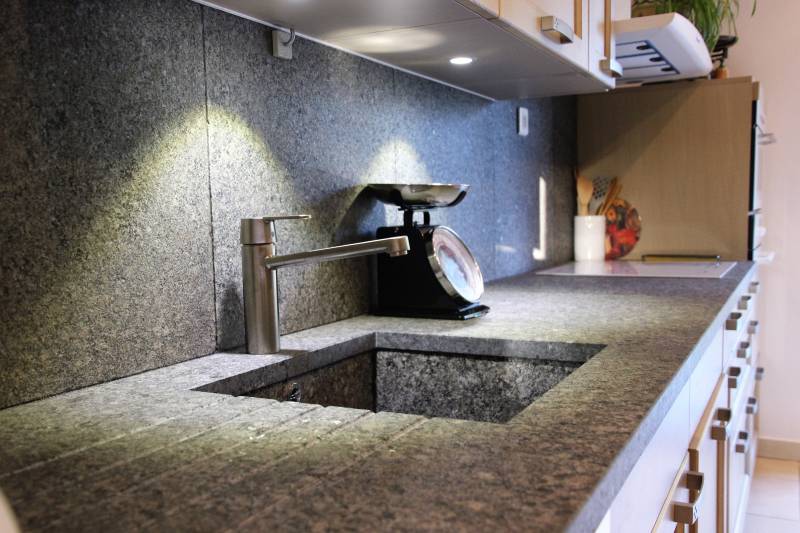 Vente de plan de travail en granit pour votre cuisine ou votre salle de bain à Annemasse 74 Haute Savoie