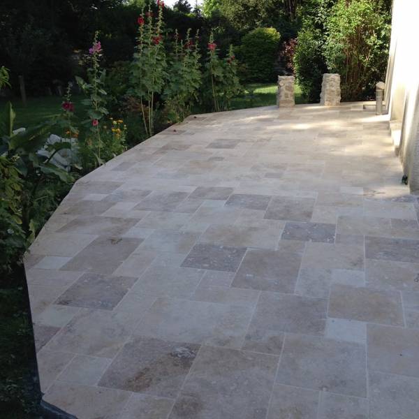 Vente aux professionnels de travertin pour les terrasses à Thoiry 01