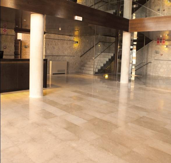 Sol en marbre Marfil à Chamonix 74 Haute Savoie