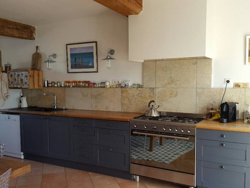 Où trouver de la pierre naturelle pour faire la crédence de sa cuisine à Chamonix 74