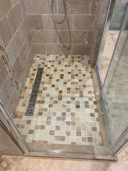 Où trouver de la mosaïque en pierre naturelle pour receveur de douche à Thoiry 01
