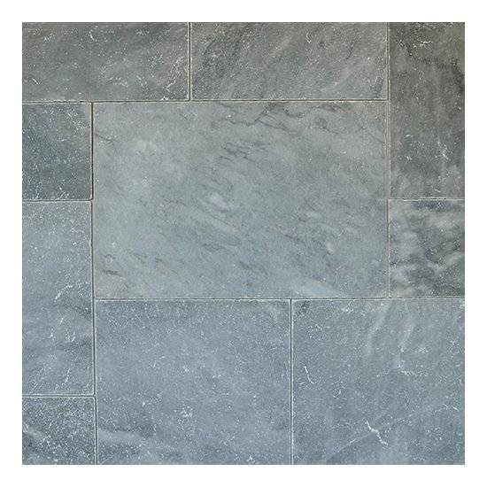 Carrelage pierre naturelle Marbre Bluestone finition vieillie pour votre salon à Thoiry 01