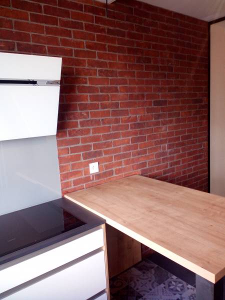 Credence de cuisine en brique rouge à Genève Suisse